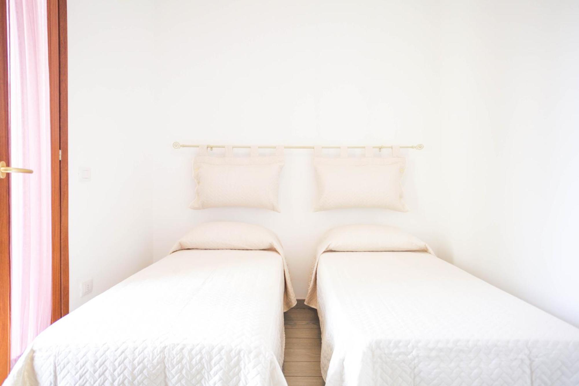 Crystal House Apartment อาลเกโร ภายนอก รูปภาพ